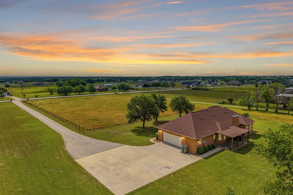 483 Christy Kay Lane Rhome, TX 76078