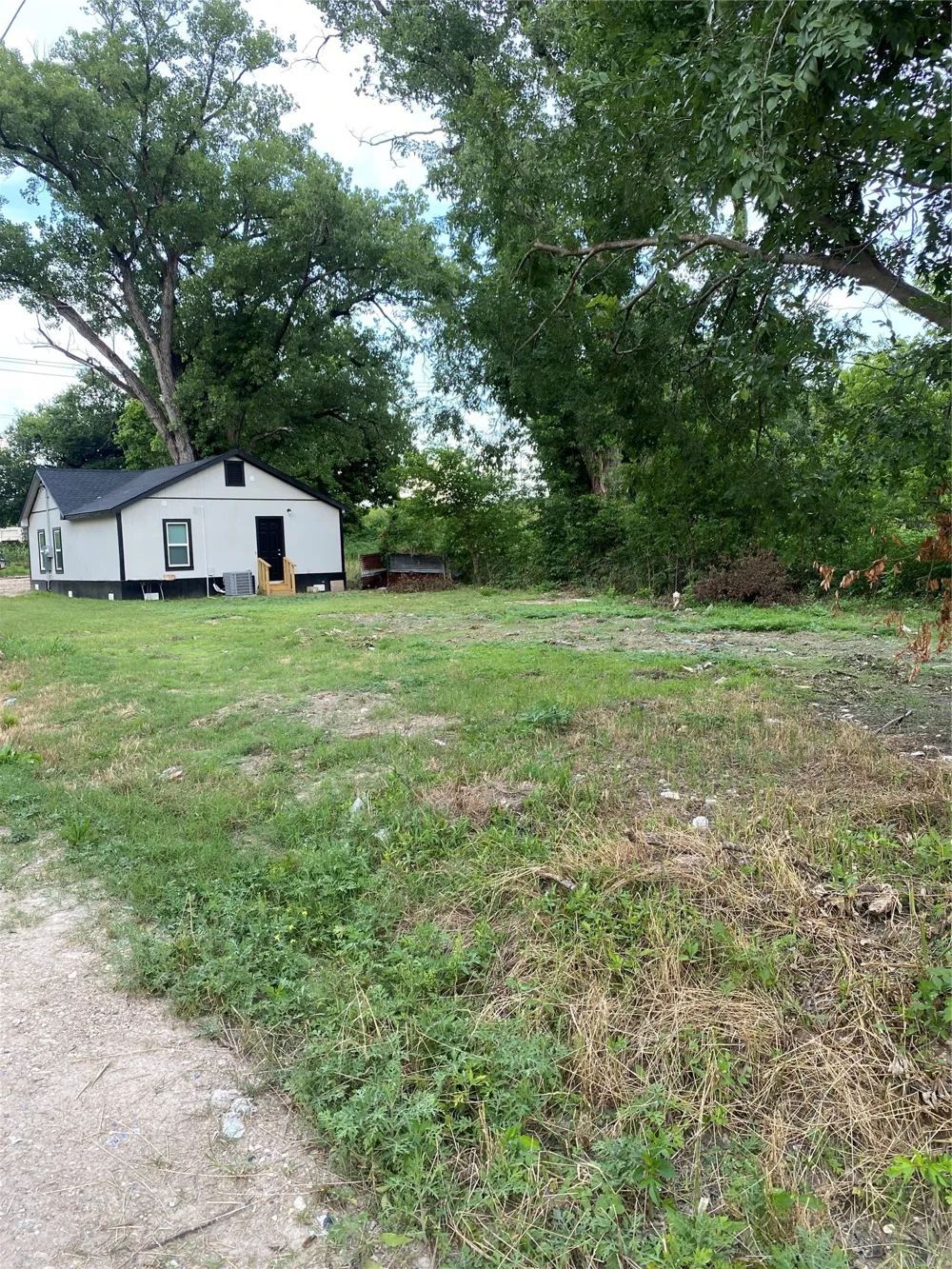324 Hogan Lane Bellmead, TX 76705