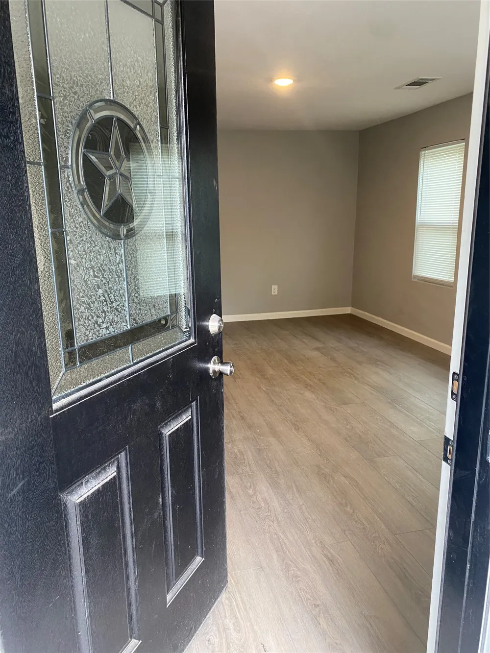 324 Hogan Lane Bellmead, TX 76705