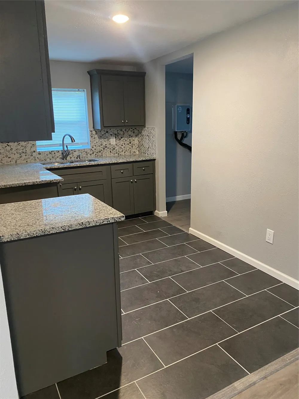 324 Hogan Lane Bellmead, TX 76705