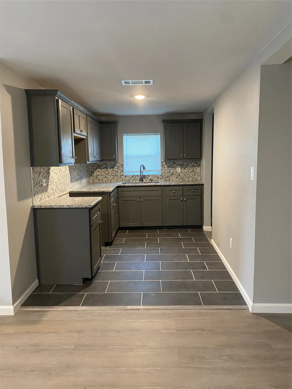 324 Hogan Lane Bellmead, TX 76705
