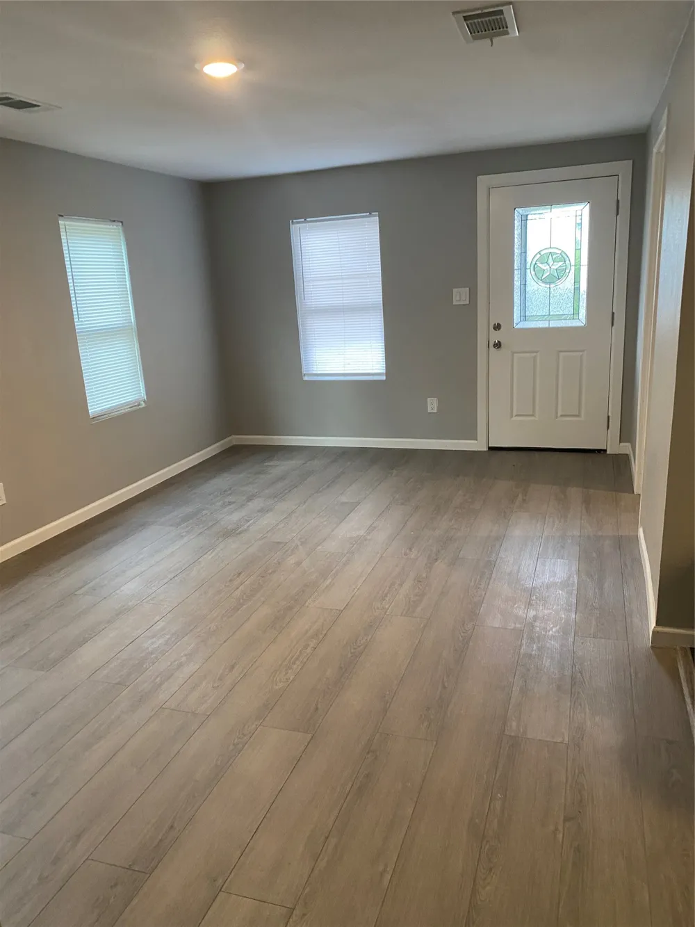 324 Hogan Lane Bellmead, TX 76705