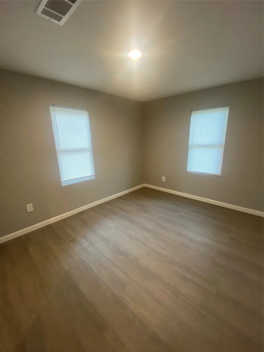 324 Hogan Lane Bellmead, TX 76705