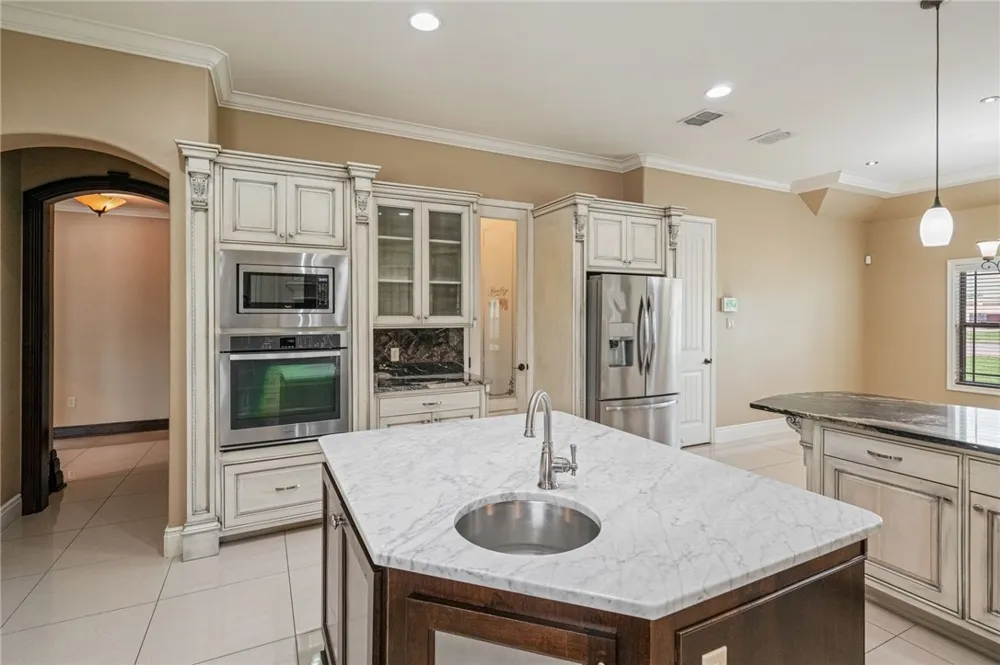 5498 Lonesome Dove Robstown, TX 78380