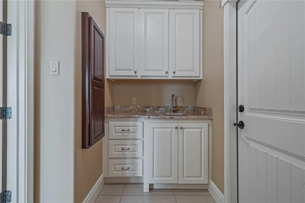 5498 Lonesome Dove Robstown, TX 78380