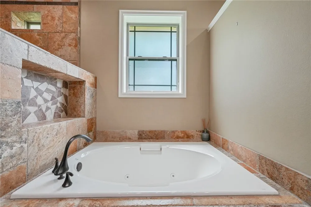5498 Lonesome Dove Robstown, TX 78380