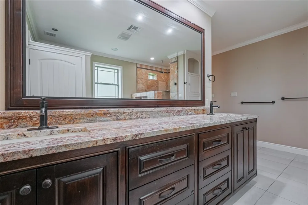 5498 Lonesome Dove Robstown, TX 78380
