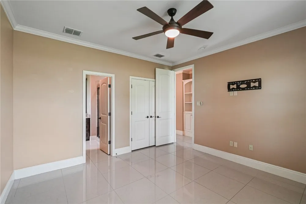 5498 Lonesome Dove Robstown, TX 78380