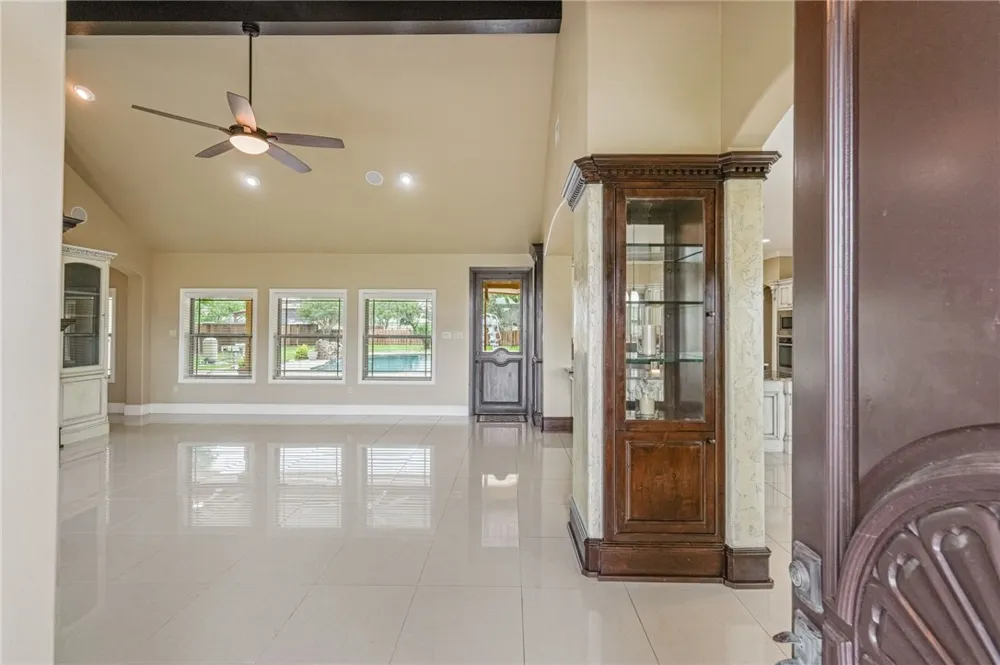 5498 Lonesome Dove Robstown, TX 78380