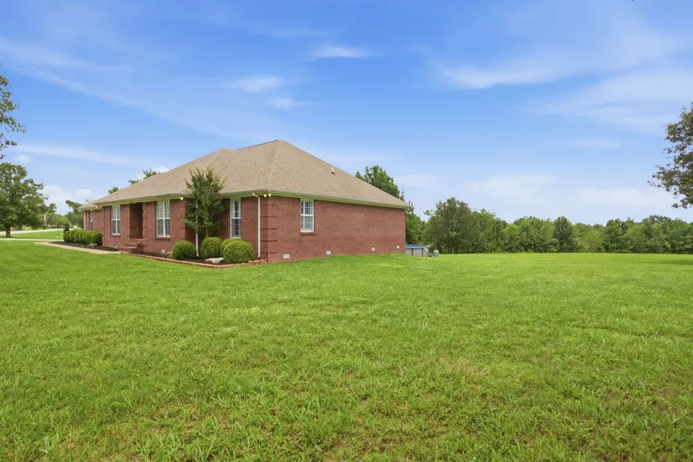 163 Tabor Pl Hohenwald, TN 38462
