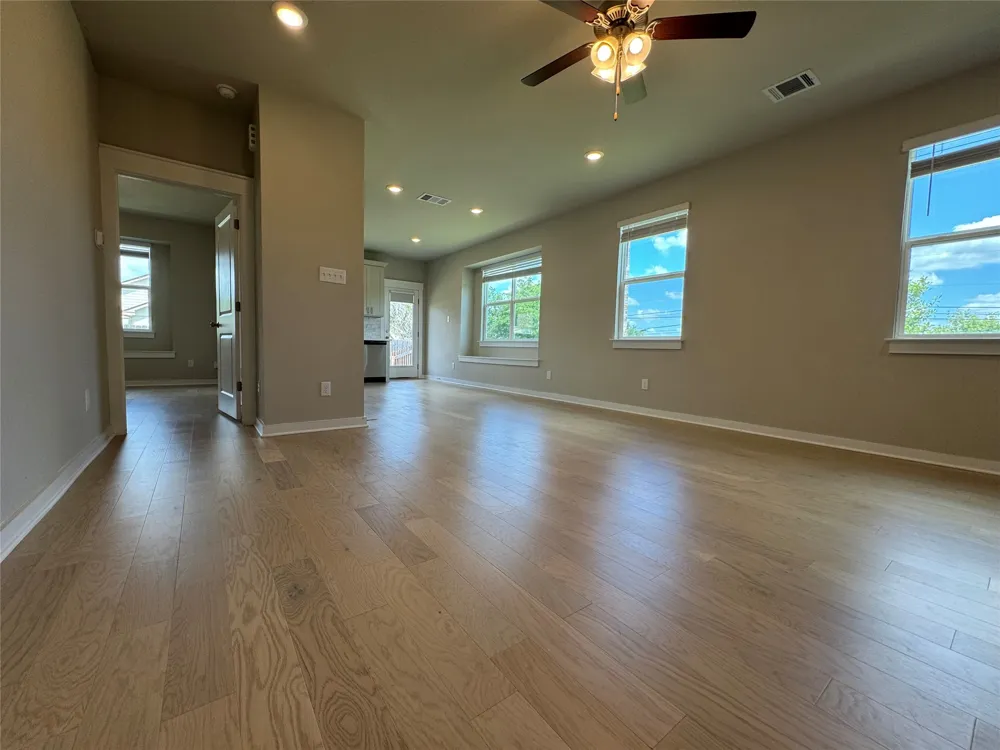 17502 Bay Skipper Drive Pflugerville, TX 78660