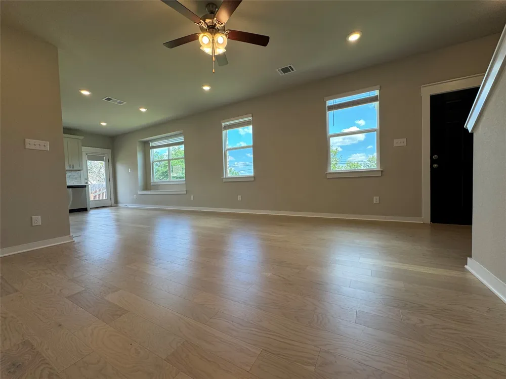 17502 Bay Skipper Drive Pflugerville, TX 78660