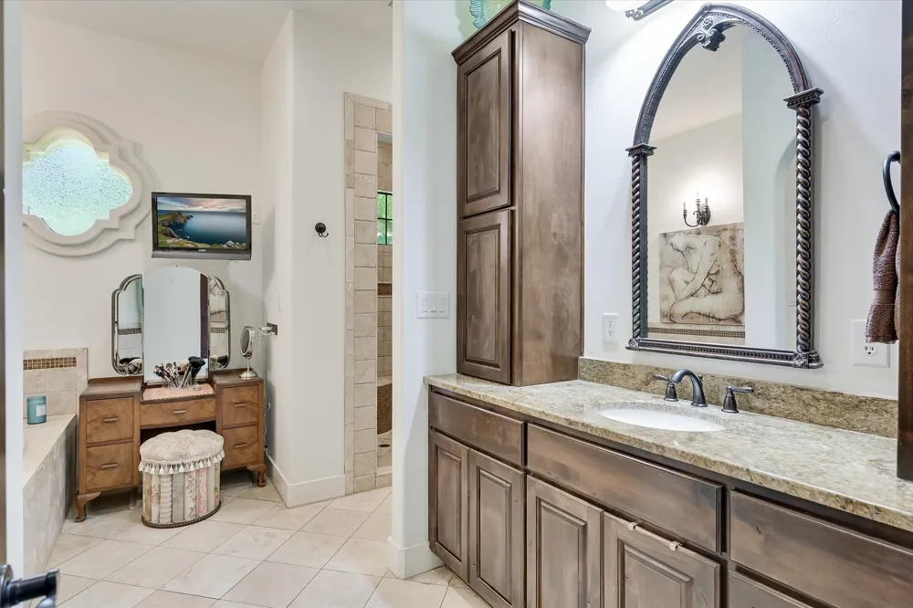 409 Turquoise Horseshoe Bay, TX 78657
