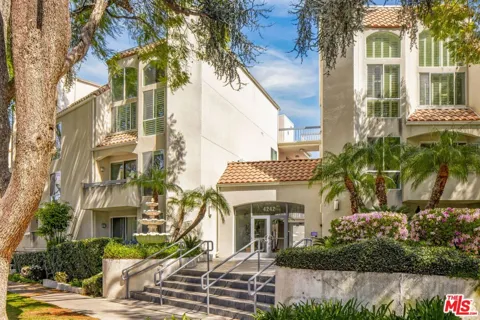 4242 Stansbury Avenue #116