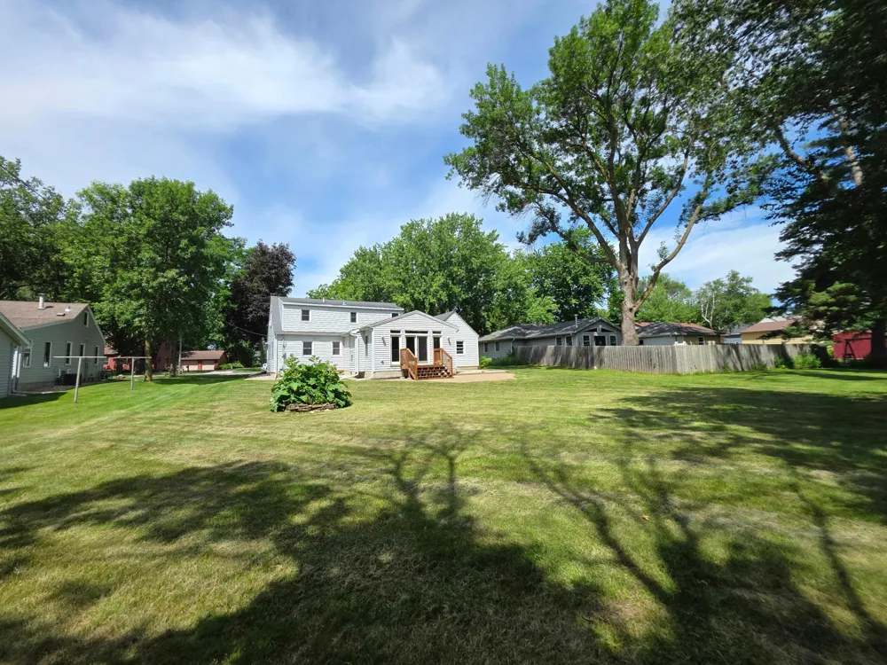 723 S 4th Street Le Sueur, MN 56058