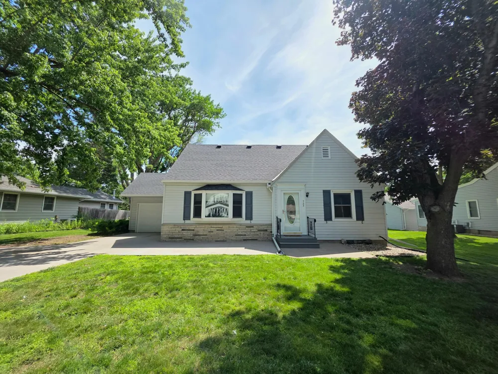 723 S 4th Street Le Sueur, MN 56058
