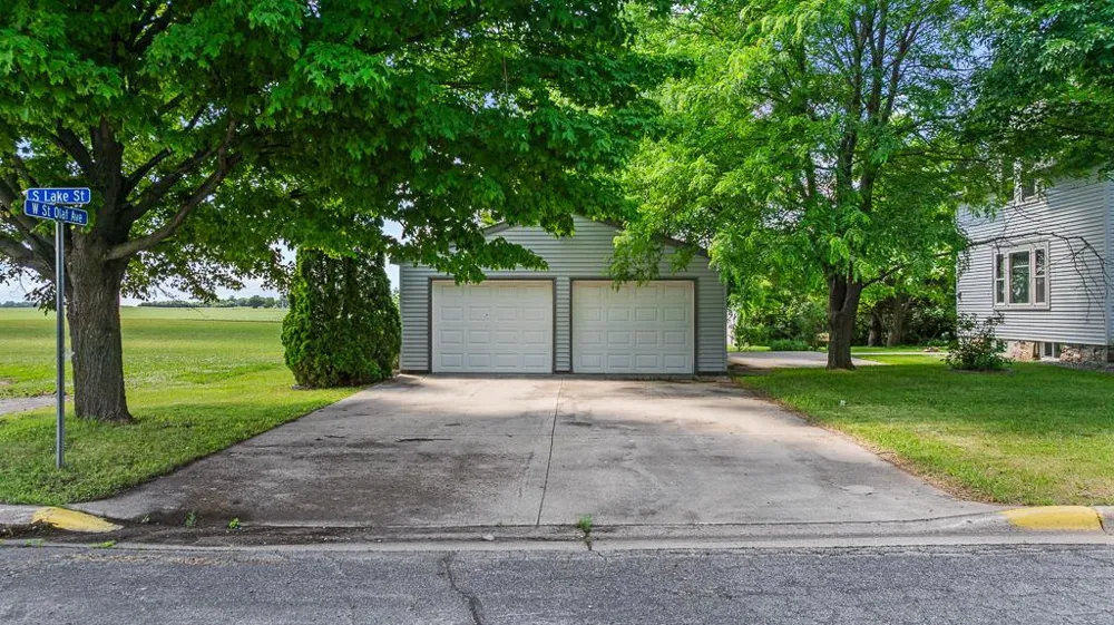 207 S Lake Street Belview, MN 56214