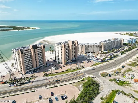 Estero Boulevard #903