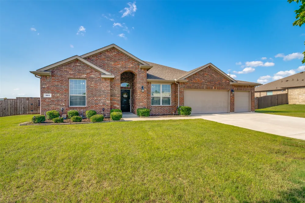 304 Amber Lane Nevada, TX 75173