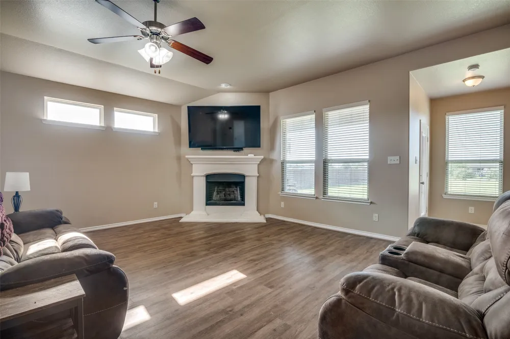 304 Amber Lane Nevada, TX 75173