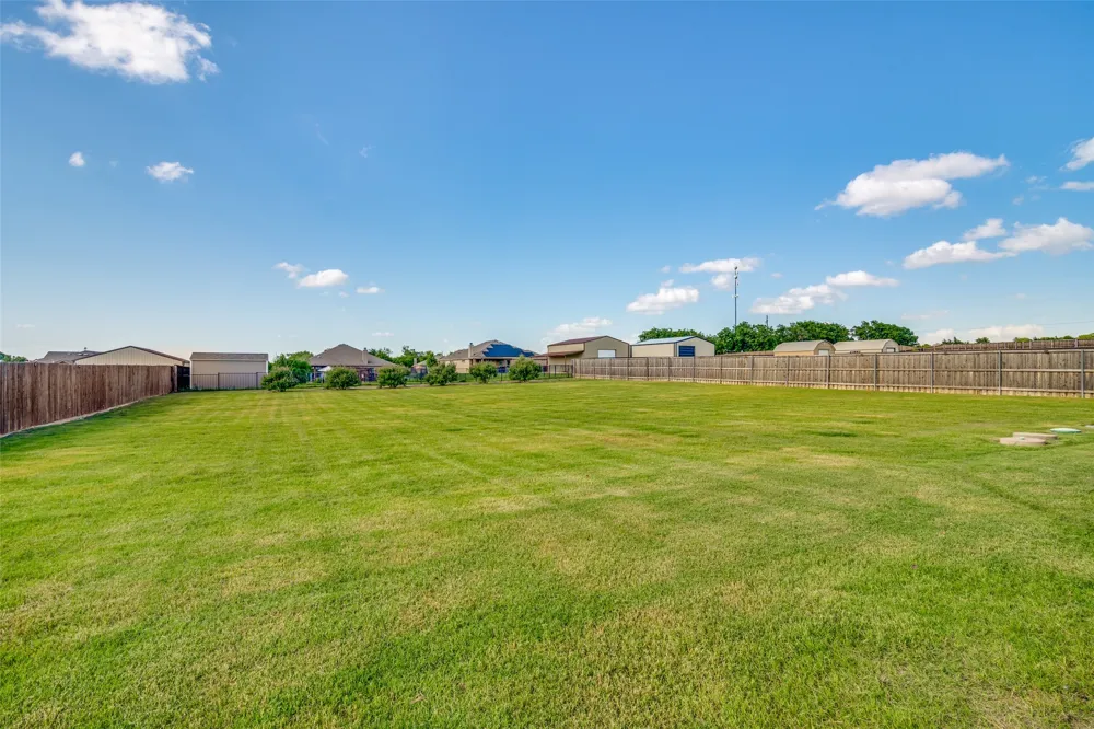 304 Amber Lane Nevada, TX 75173