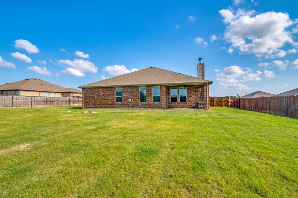 304 Amber Lane Nevada, TX 75173