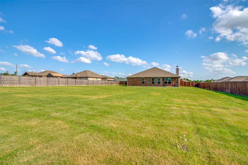304 Amber Lane Nevada, TX 75173