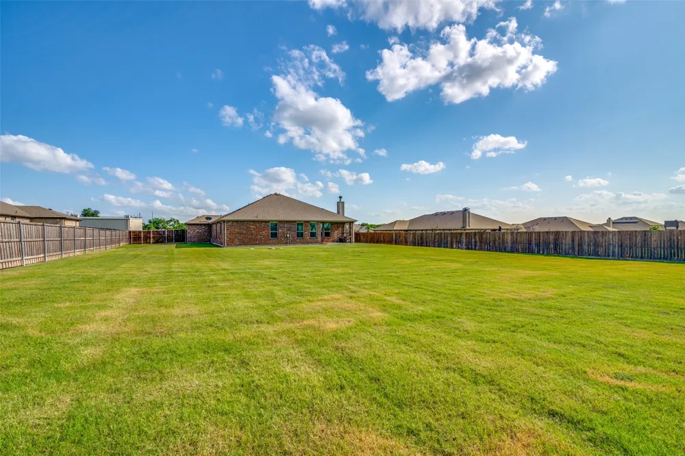 304 Amber Lane Nevada, TX 75173