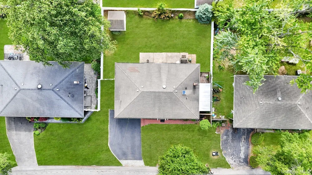 13 Fruitwood Lane Commack, NY 11725