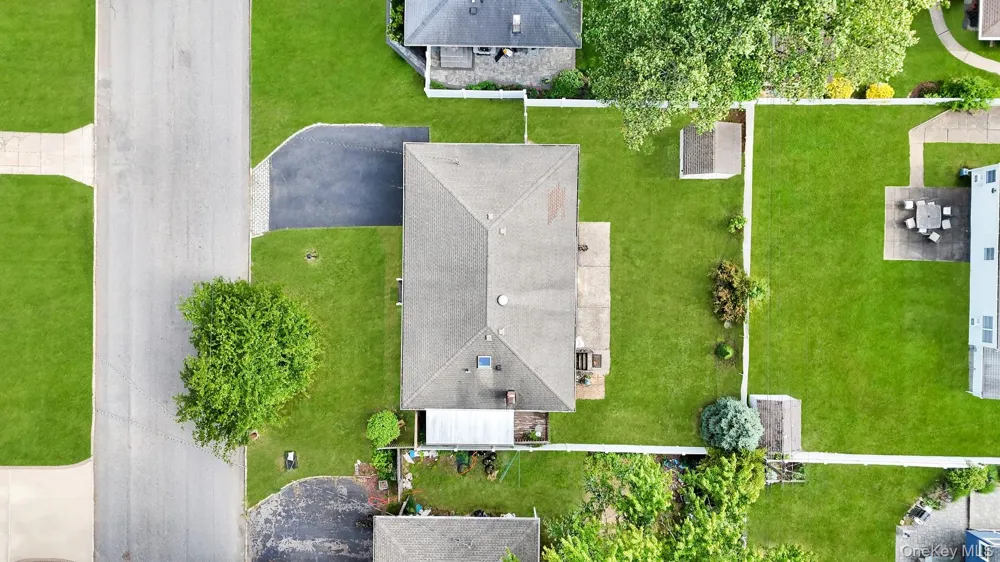13 Fruitwood Lane Commack, NY 11725