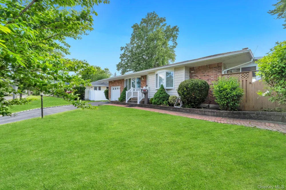 13 Fruitwood Lane Commack, NY 11725
