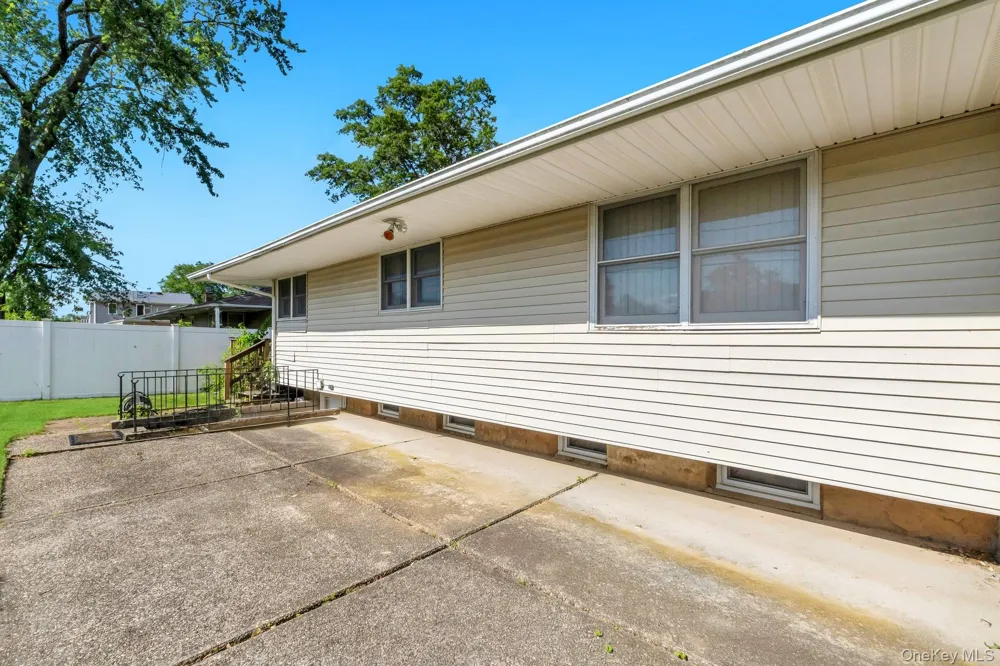 13 Fruitwood Lane Commack, NY 11725