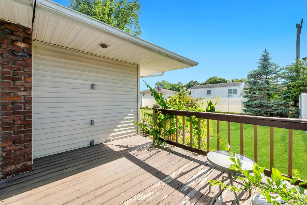 13 Fruitwood Lane Commack, NY 11725