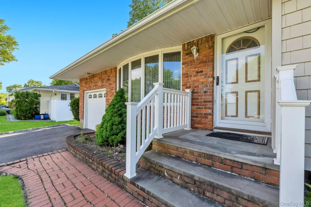 13 Fruitwood Lane Commack, NY 11725