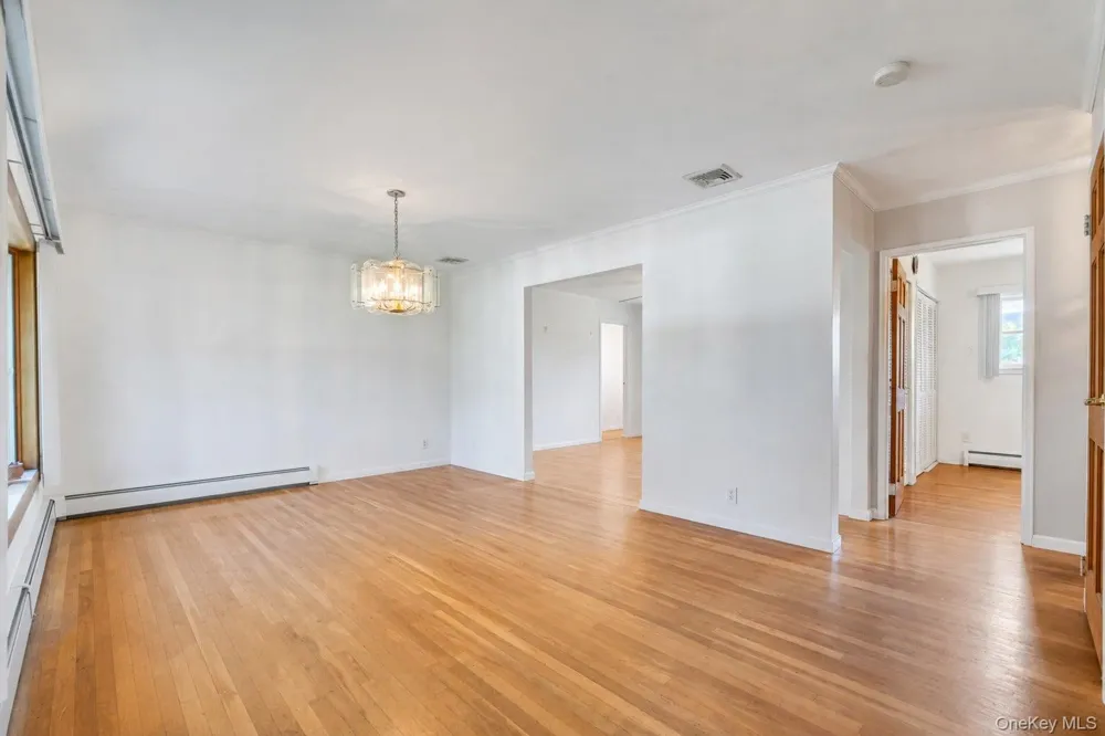 13 Fruitwood Lane Commack, NY 11725