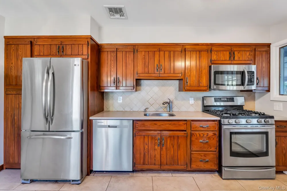 13 Fruitwood Lane Commack, NY 11725