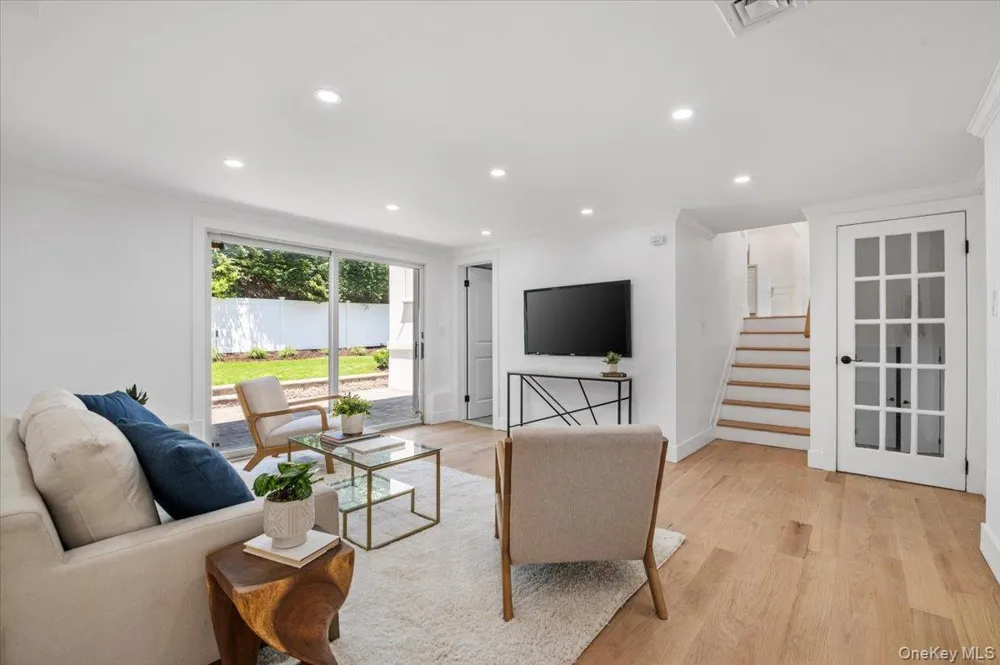 77 Bounty Lane Jericho, NY 11753