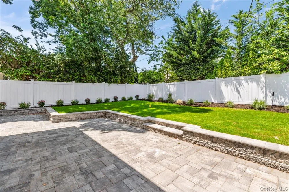 77 Bounty Lane Jericho, NY 11753