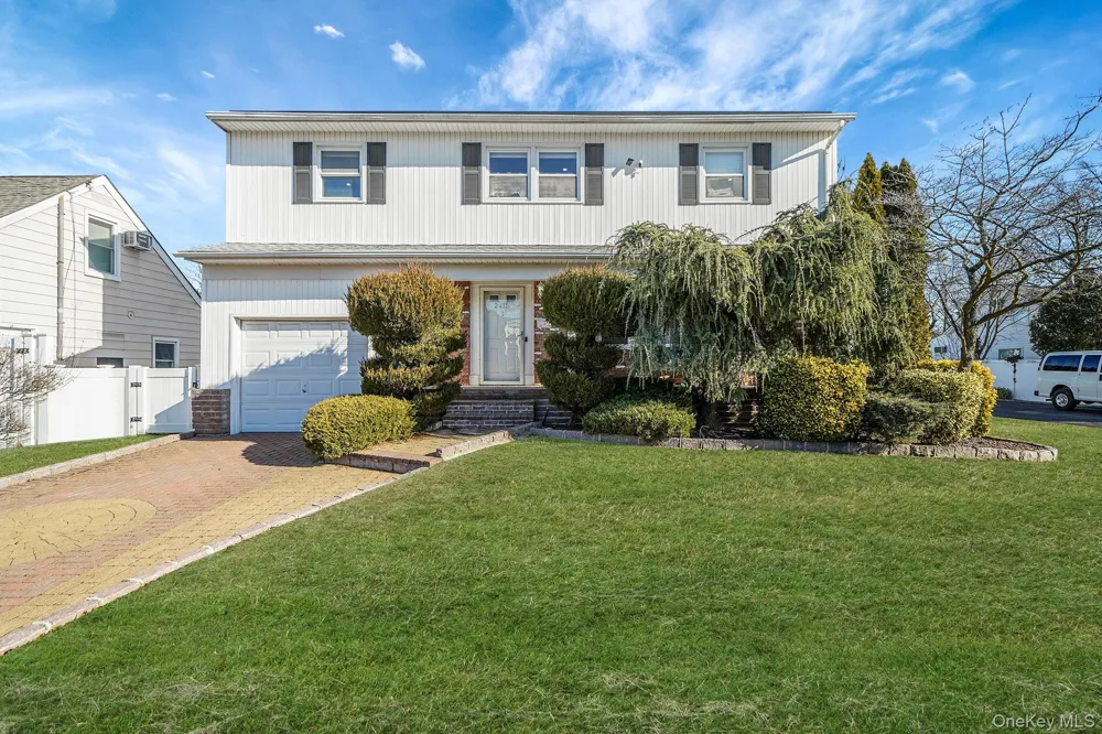 2415 Babylon Turnpike Merrick, NY 11566