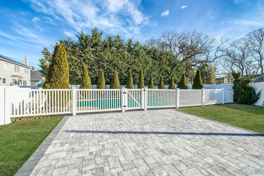 2415 Babylon Turnpike Merrick, NY 11566