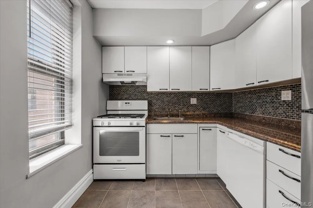 83-52 Talbot Street #6H Kew Gardens, NY 11415