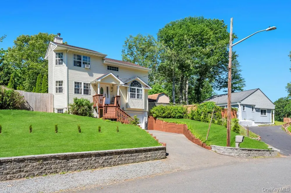 14 Cherry Road Rocky Point, NY 11778