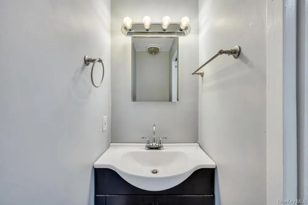 14 Cherry Road Rocky Point, NY 11778