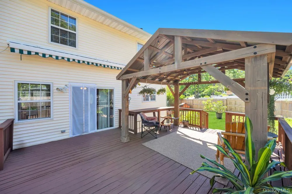 14 Cherry Road Rocky Point, NY 11778
