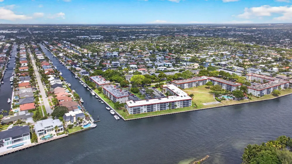 3100 NE 48th Court #214 Lighthouse Point, FL 33064