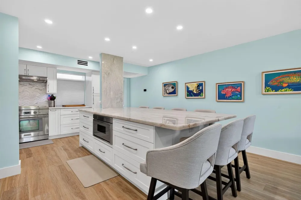 3100 NE 48th Court #214 Lighthouse Point, FL 33064