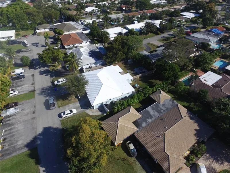 2940 NE 19th Terrace #South Side Lighthouse Point, FL 33064