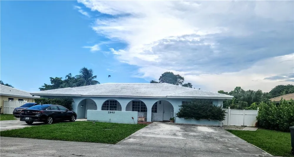 2940 NE 19th Terrace #South Side Lighthouse Point, FL 33064