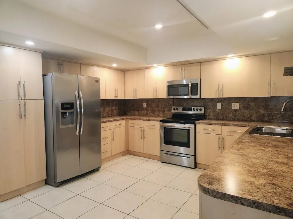 2940 NE 19th Terrace #South Side Lighthouse Point, FL 33064