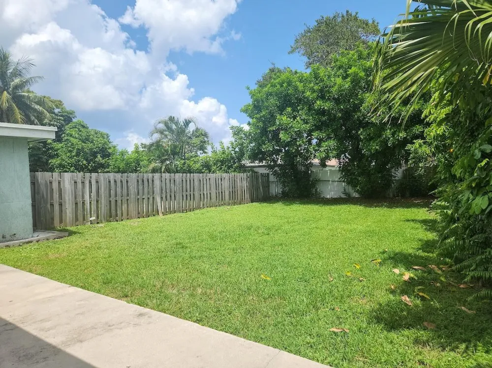 2940 NE 19th Terrace #South Side Lighthouse Point, FL 33064